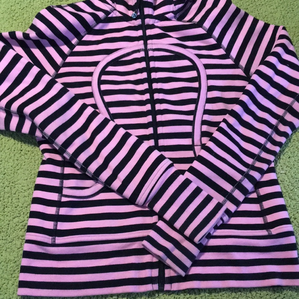 Black/bubblegum pink Lululemon Scuba size 8, NWOT